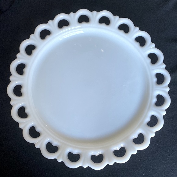 Anchor Hocking Dining Vintage Milk Glass Serving Platter Or Cake